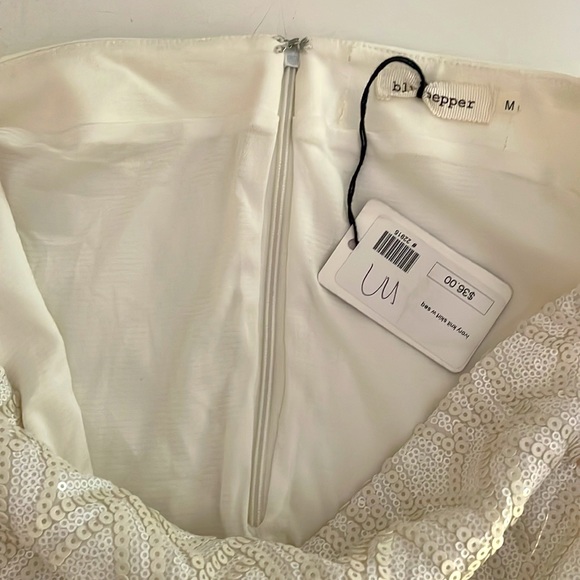 Cream/off white sequin front stretch mini skirt - Picture 5 of 5